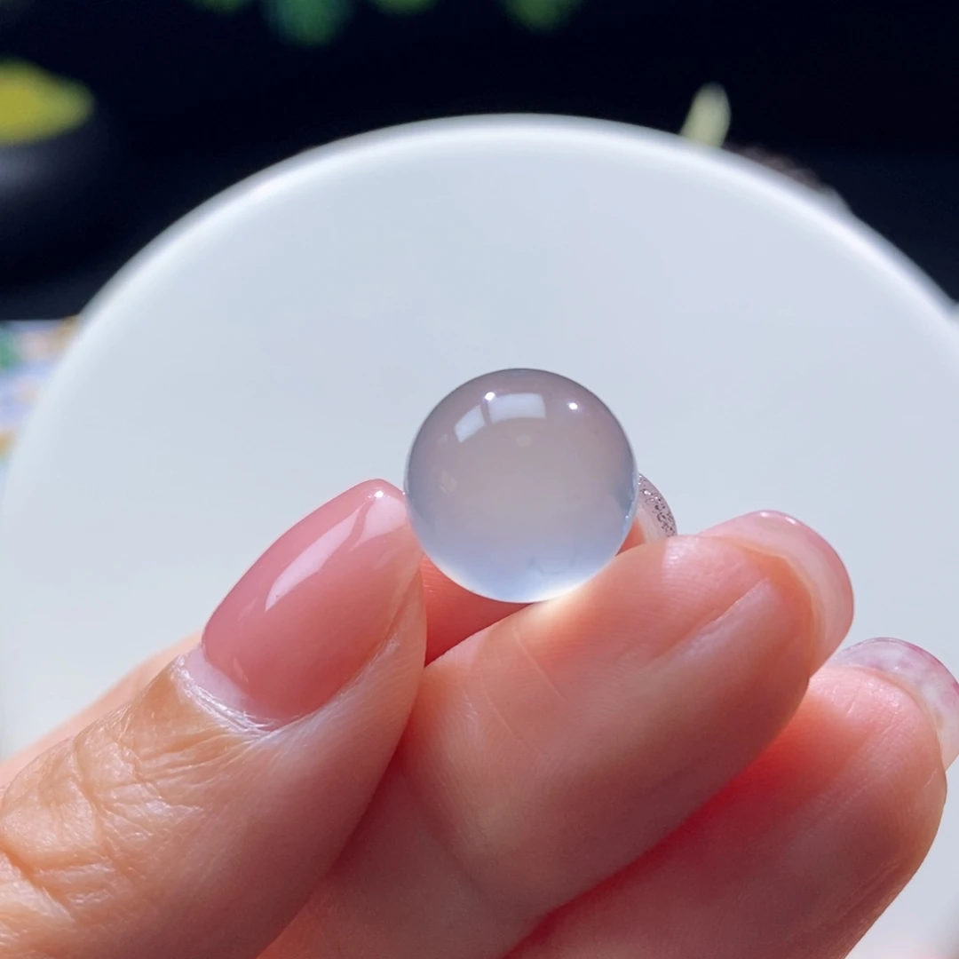 翡翠未镶嵌颈饰蓝钢珠