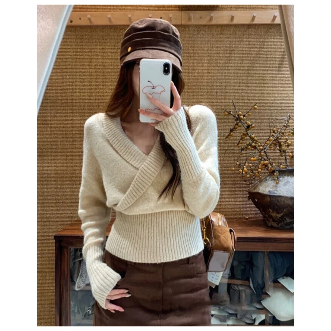 法式气质交叉V领针织衫女秋冬新款慵懒宽松收腰显瘦内搭气质上衣