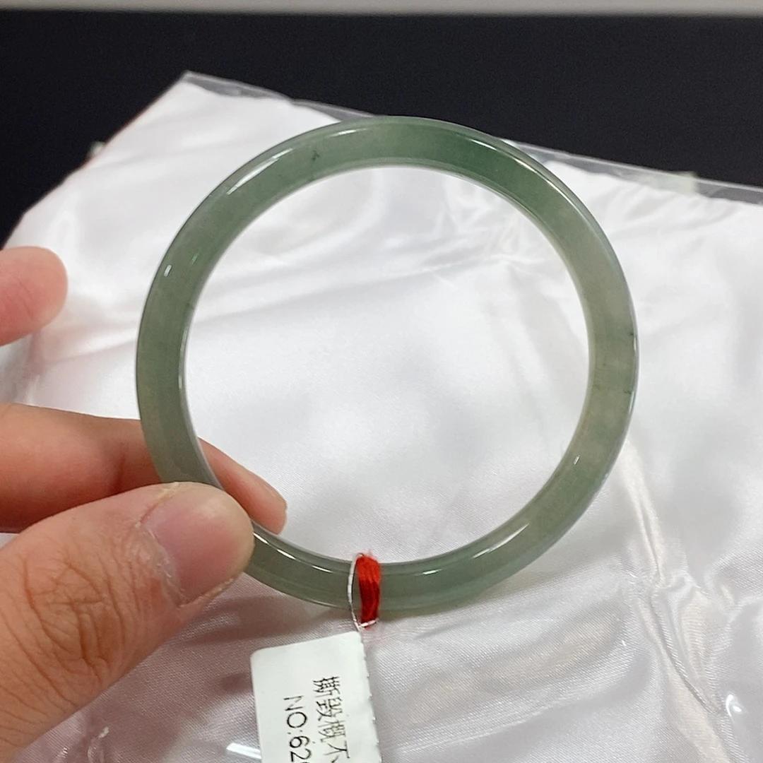 翡翠未镶嵌手镯手镯