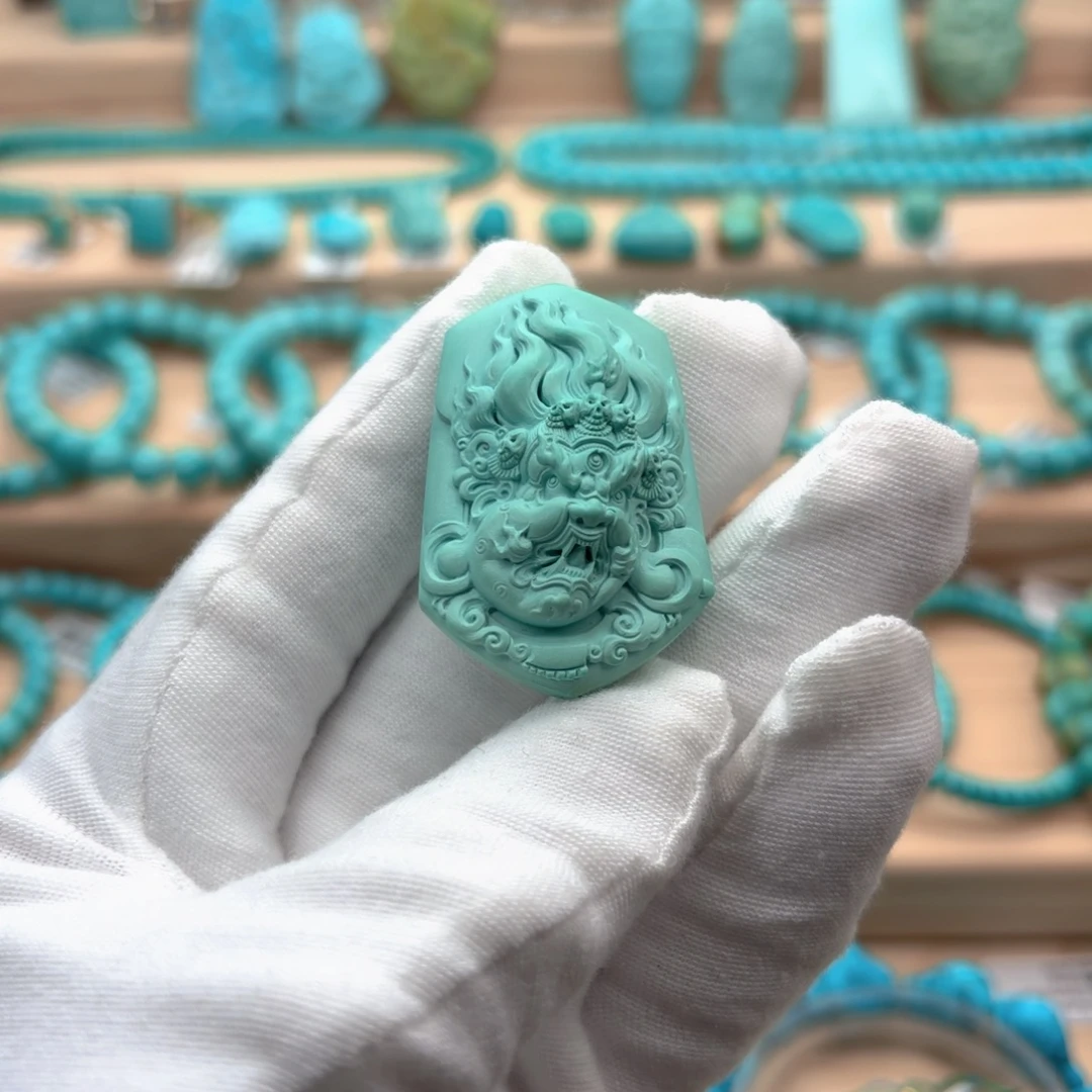 绿松石未镶嵌珠宝奇石