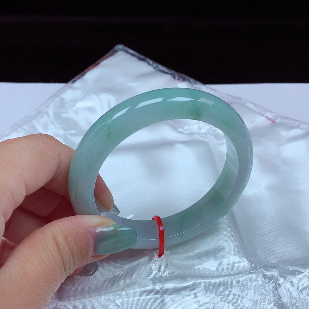 翡翠手镯未镶嵌圈口54