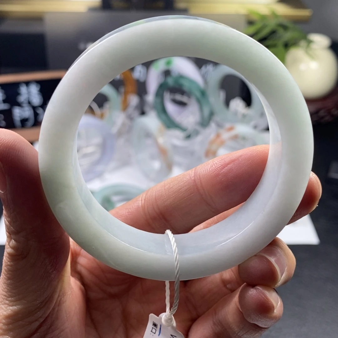 未镶嵌手镯定制翡翠