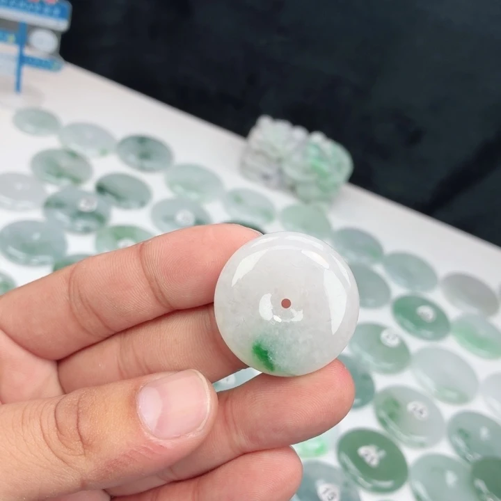 翡翠未镶嵌颈饰缅甸天然A货翡翠31.3-9.8