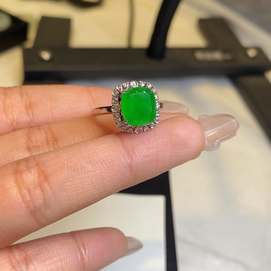 翡翠戒指18K金镶嵌设计款方糖戒指