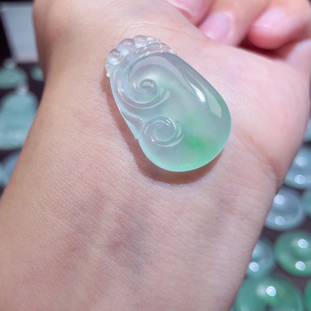 颈饰未镶嵌翡翠如意