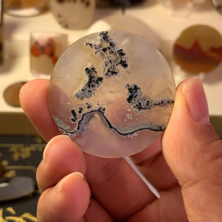 豨***草未镶嵌颈饰玛瑙/玉髓