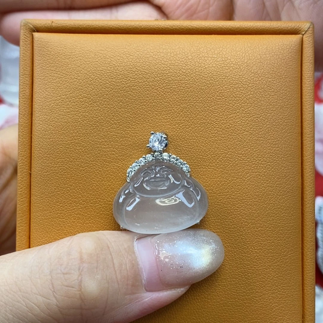 颈饰未镶嵌石英质玉