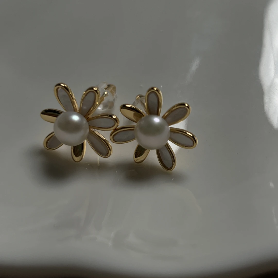 天然淡水珍珠耳钉小雏菊设计简约百搭轻奢气质