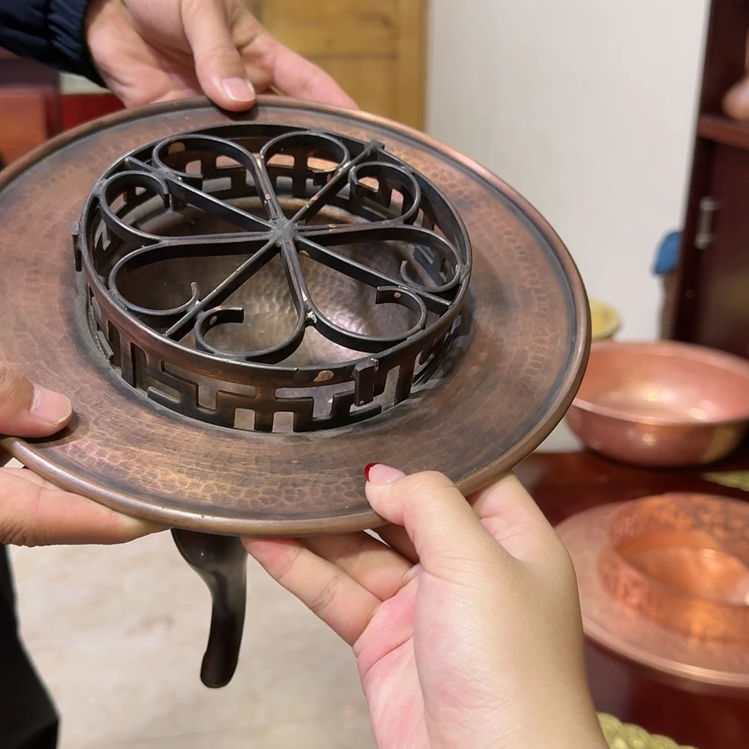 天***缘紫铜手工制作摆件一个