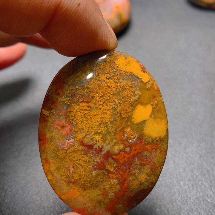 玛瑙/玉髓颈饰未镶嵌青****）