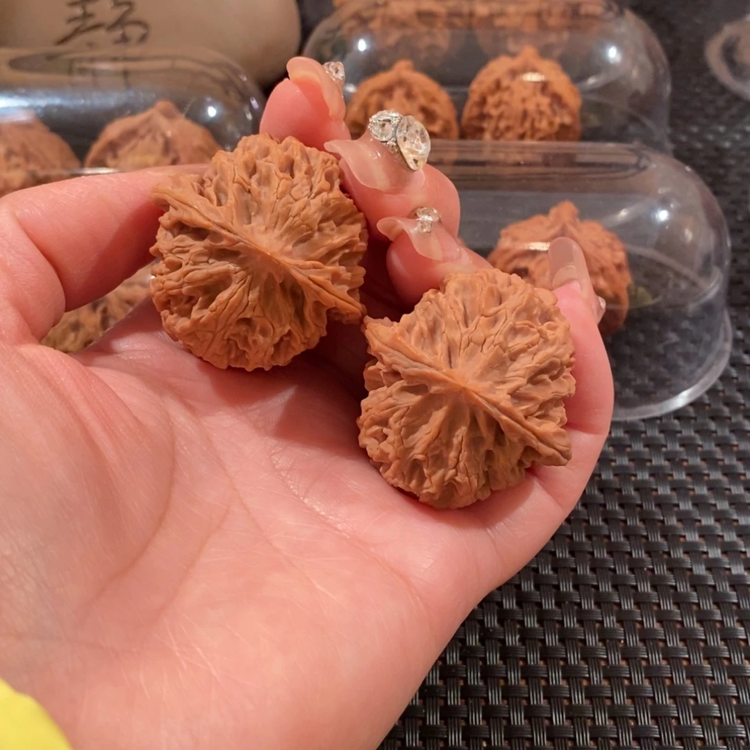 Y***J文玩核桃吊坠42全品苹果园