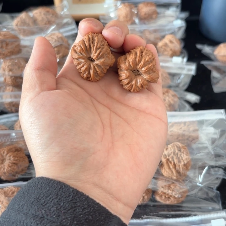 文玩核桃吊坠A****o南将