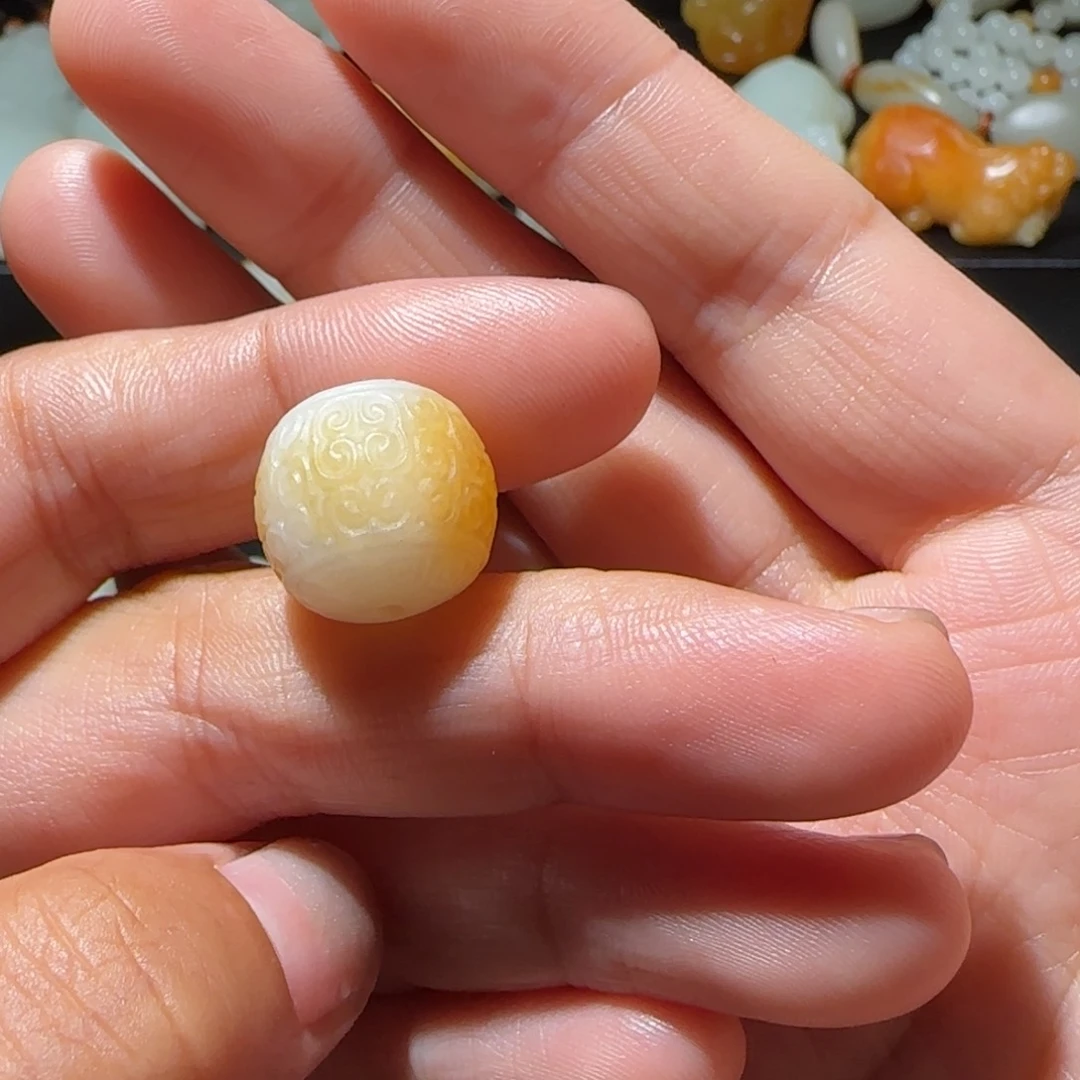 和田玉未镶嵌颈饰回**白