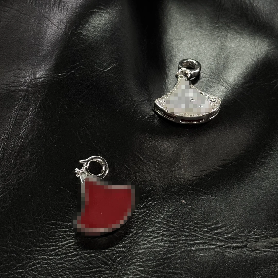 925银合成锆石银制品 轻奢双面红色扇子万能扣高级-扇子吊坠0406