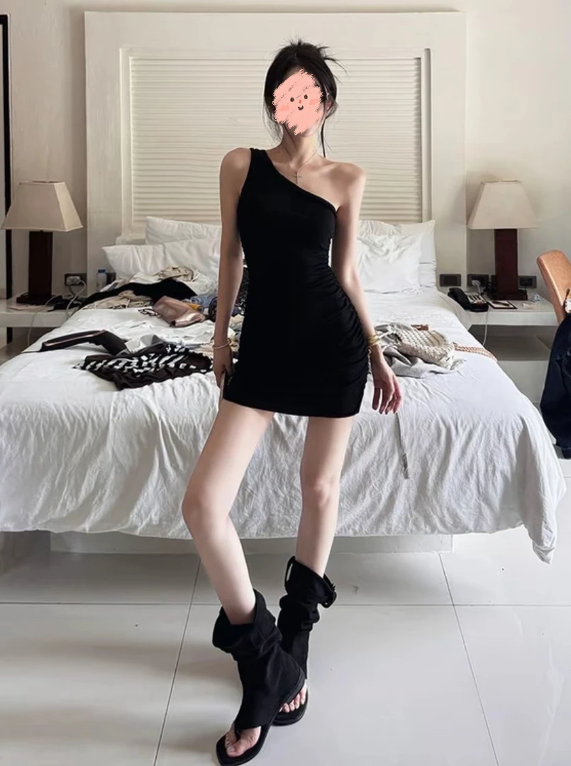 法式黑色斜肩连衣裙女装夏季气质性感辣妹名媛高级感显瘦包臀裙子