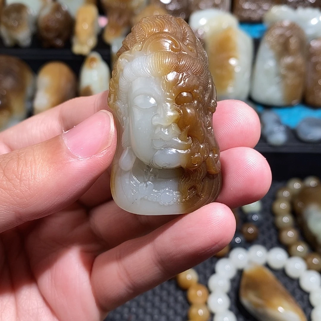 和田玉未镶嵌颈饰