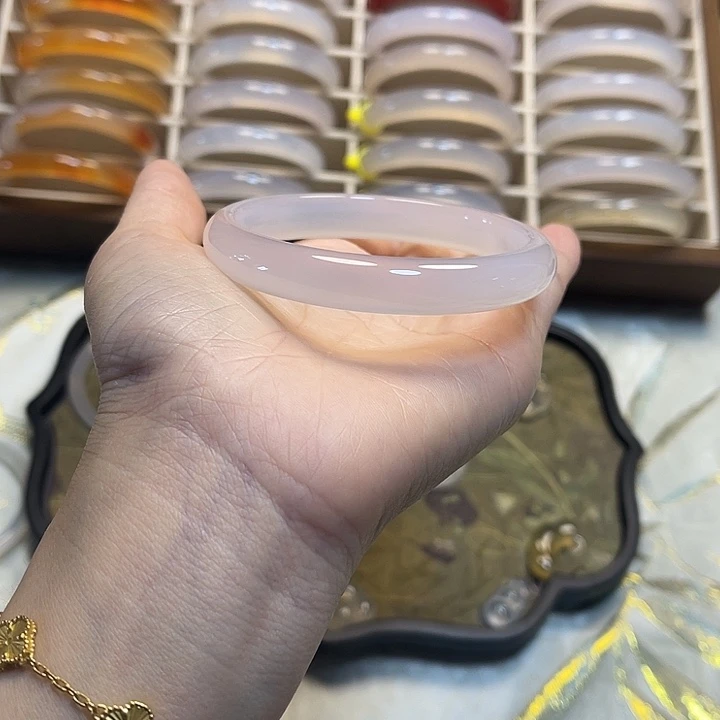 玛瑙/玉髓手镯未镶嵌哈*.