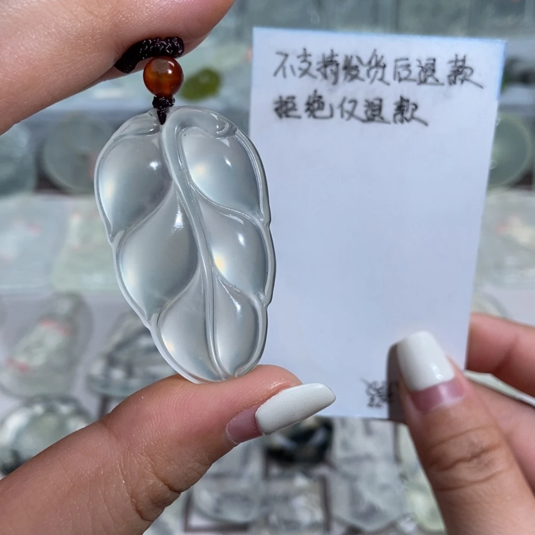 不***蚁蛇纹石玉未镶嵌颈饰