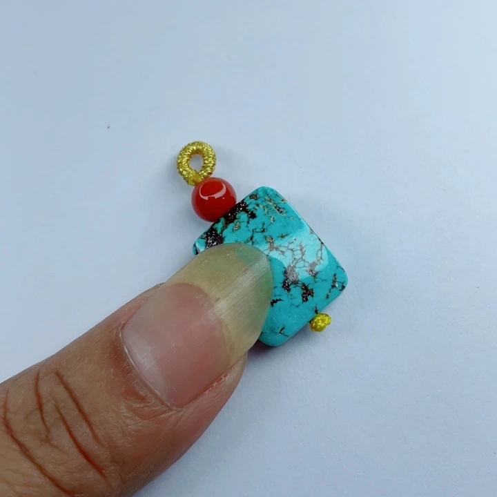 绿松石未镶嵌颈饰