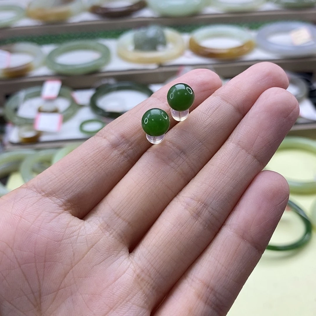 和田玉18K金镶嵌耳钉