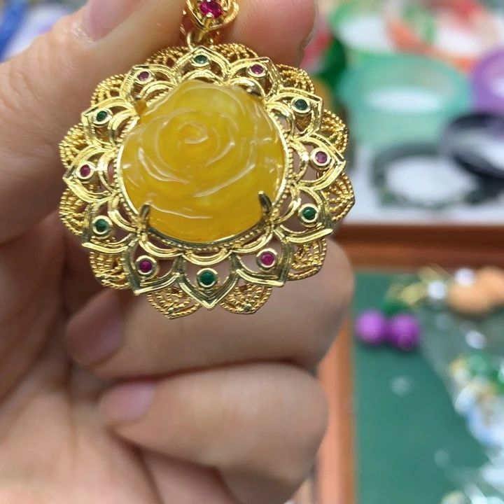 颈饰未镶嵌翡翠吊坠
