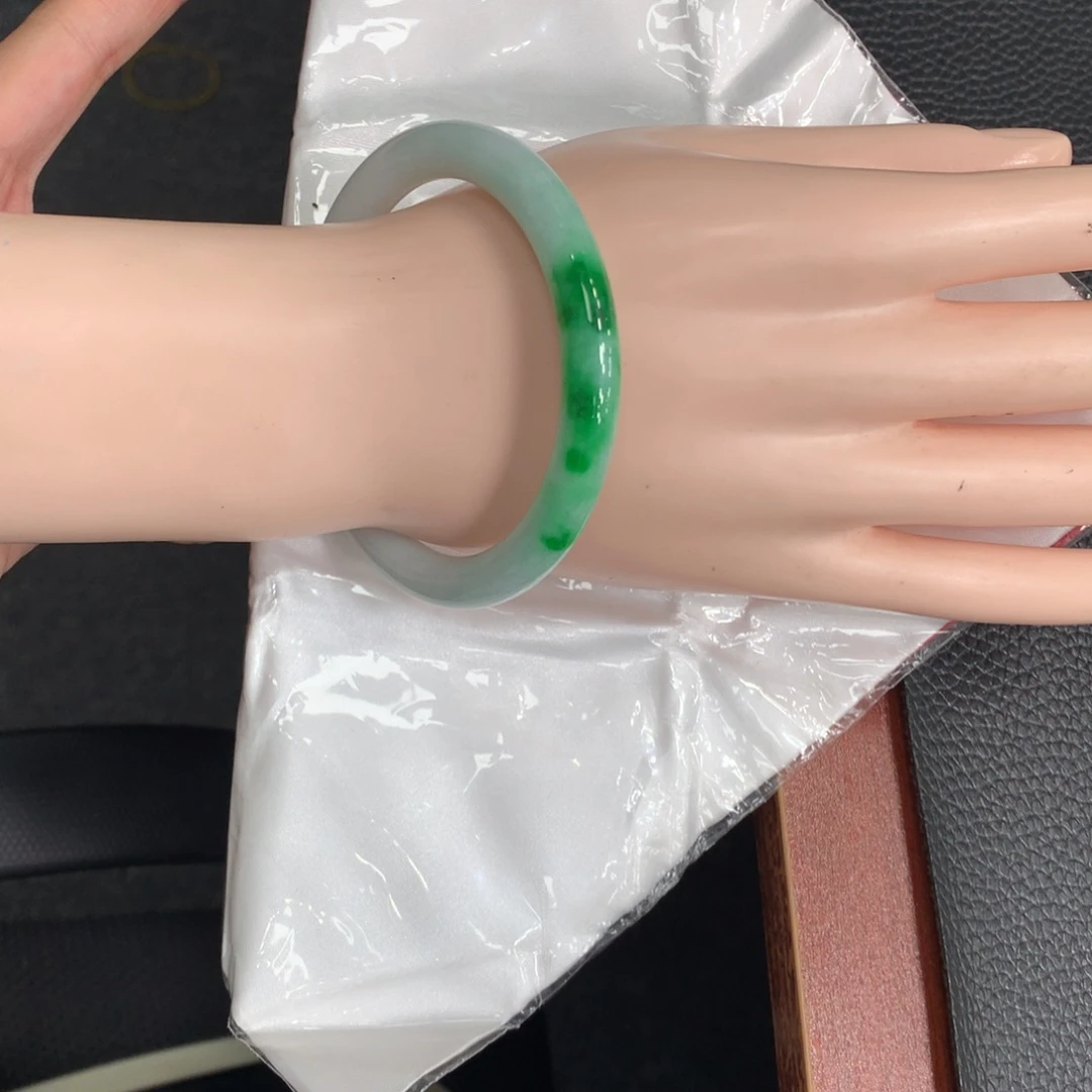 翡翠未镶嵌手镯30