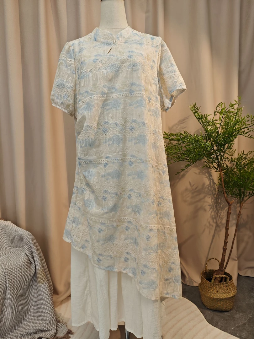 2025显瘦改良旗袍裙灯笼袖重工刺绣晕染斜襟国风胖MM连衣裙