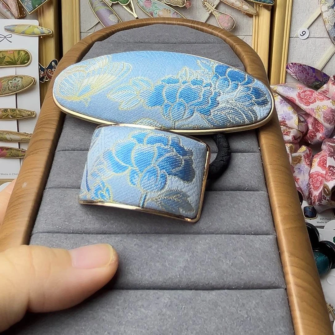 布大弹簧一个发绳一个