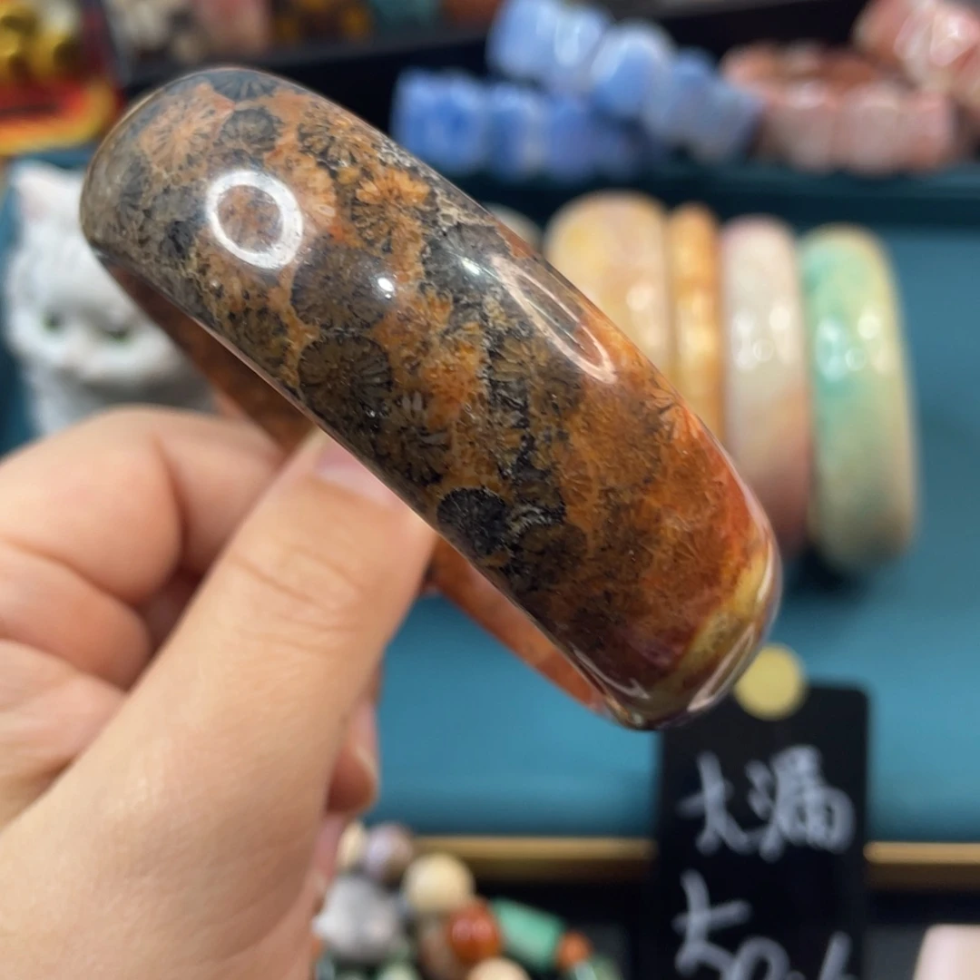 未镶嵌手镯硅化玉