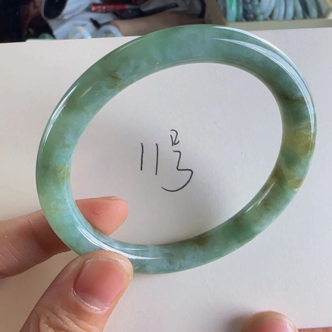 翡翠手镯未镶嵌老坑