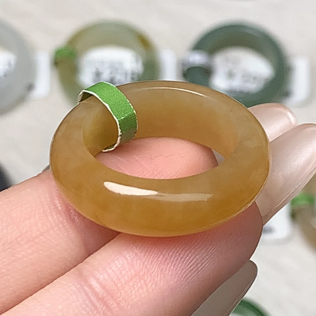 未镶嵌戒指和田玉