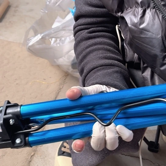 海杆三脚架蓝色一个。