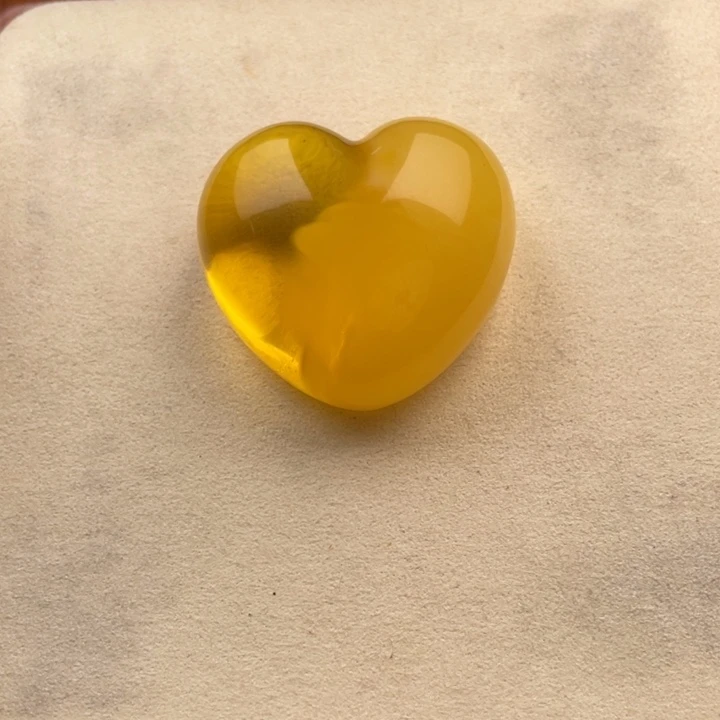 琥珀未镶嵌颈饰好