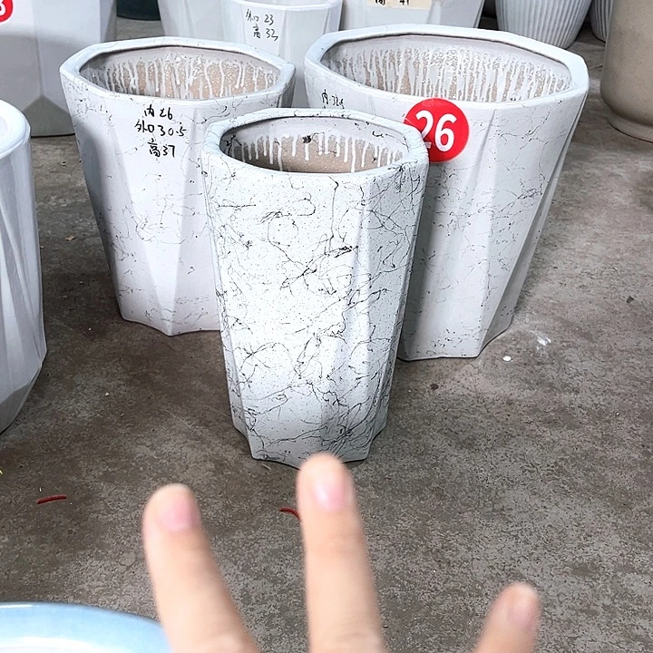 陶瓷大花盆一套三个