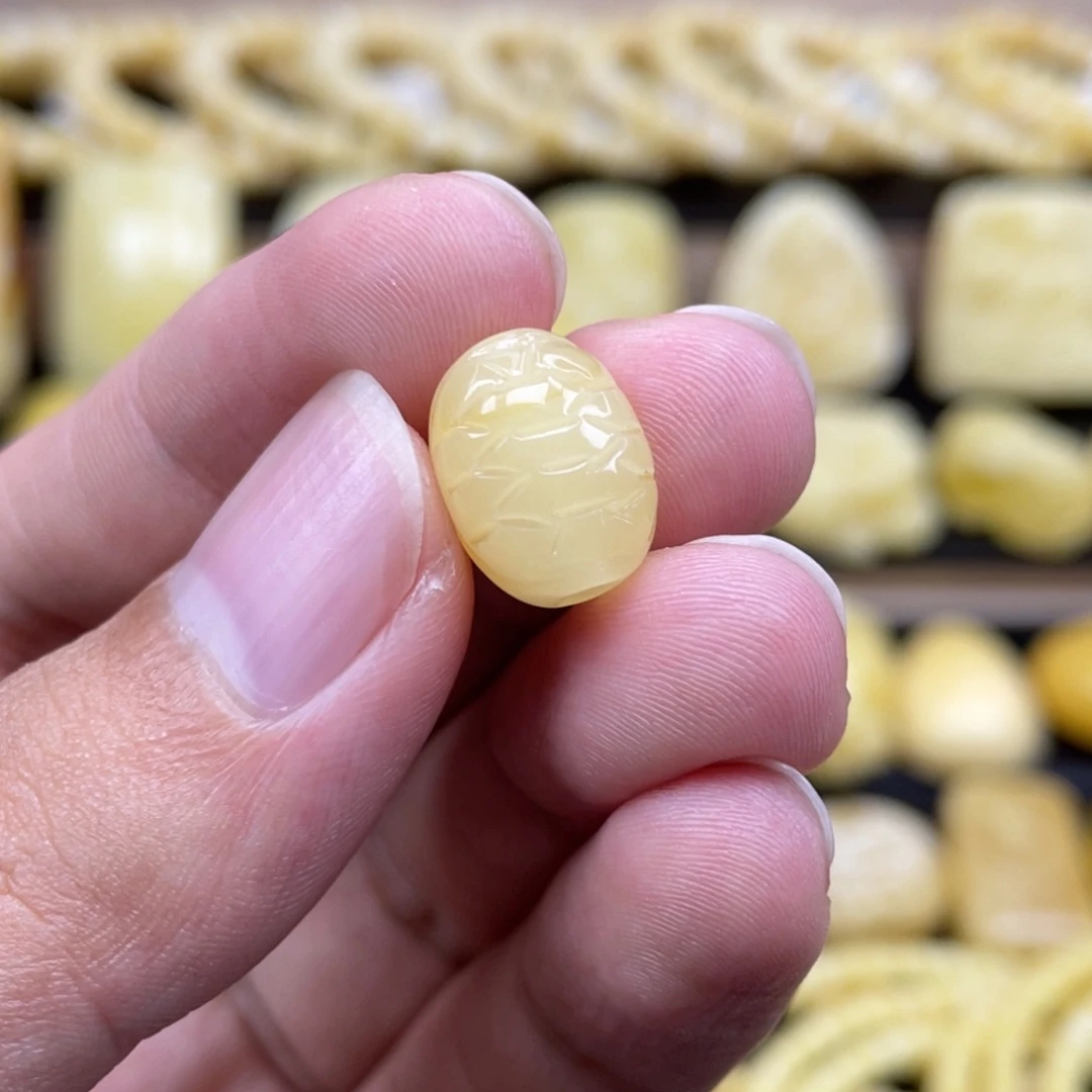 琥珀未镶嵌裸石琥珀蜜蜡