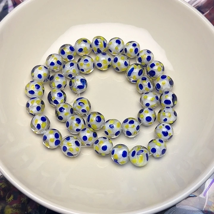 颈饰琉璃波点珠一条