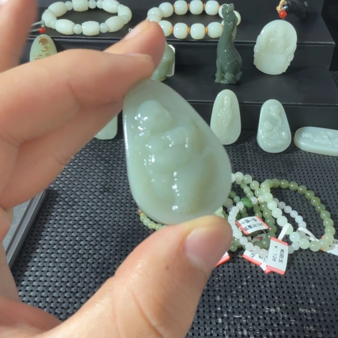 和田玉未镶嵌颈饰