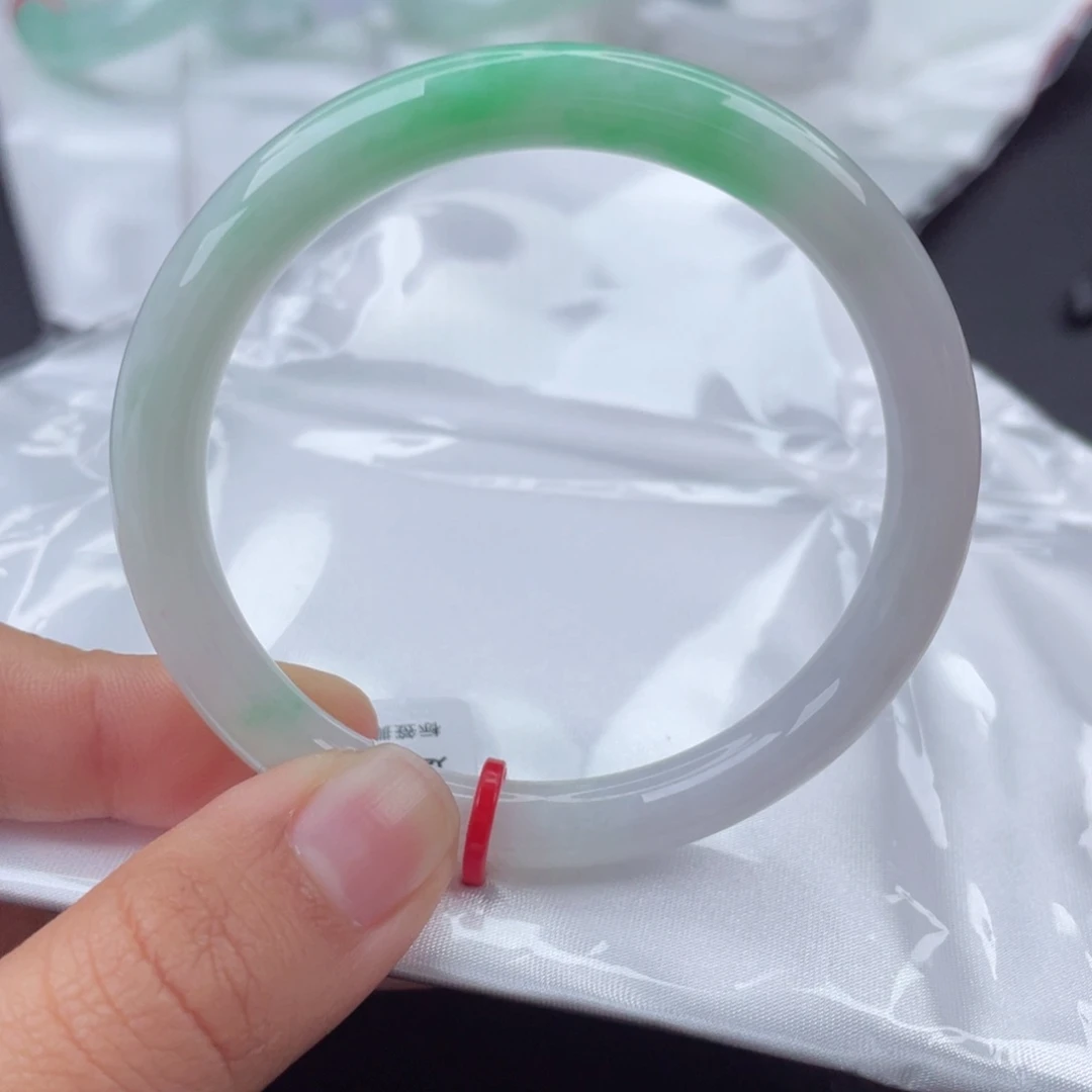 翡翠手镯（圆镯）未镶嵌