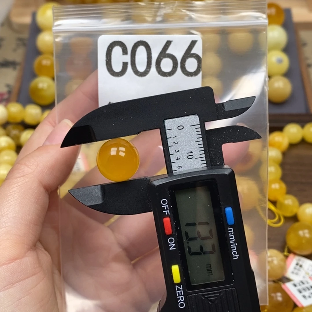 琥珀未镶嵌珠宝奇石粉点