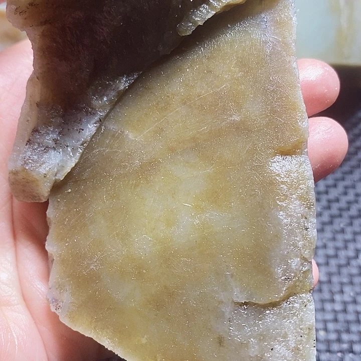 未镶嵌和田玉（糖玉）珠宝半成品