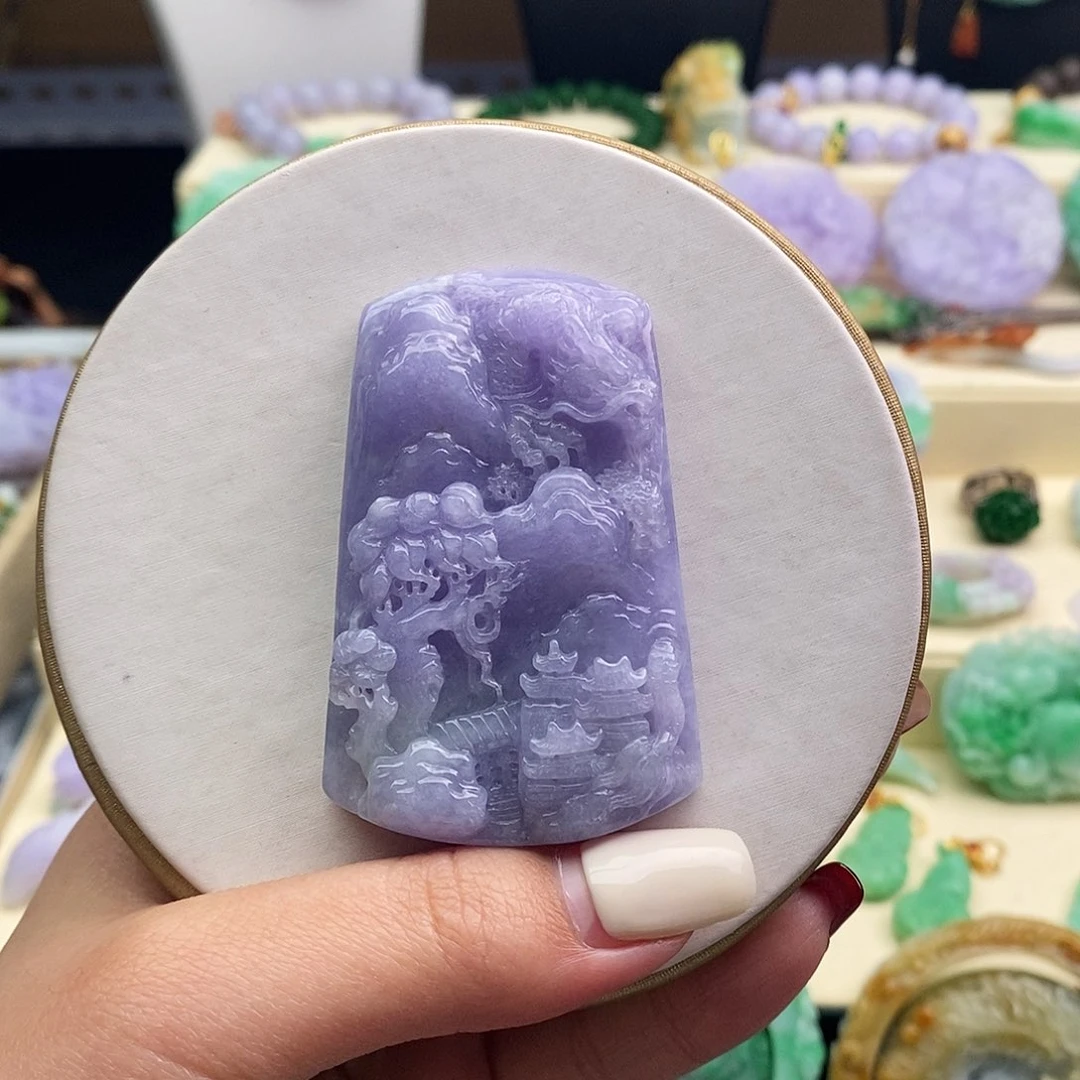 吕***奇翡翠未镶嵌吊坠(赠链)