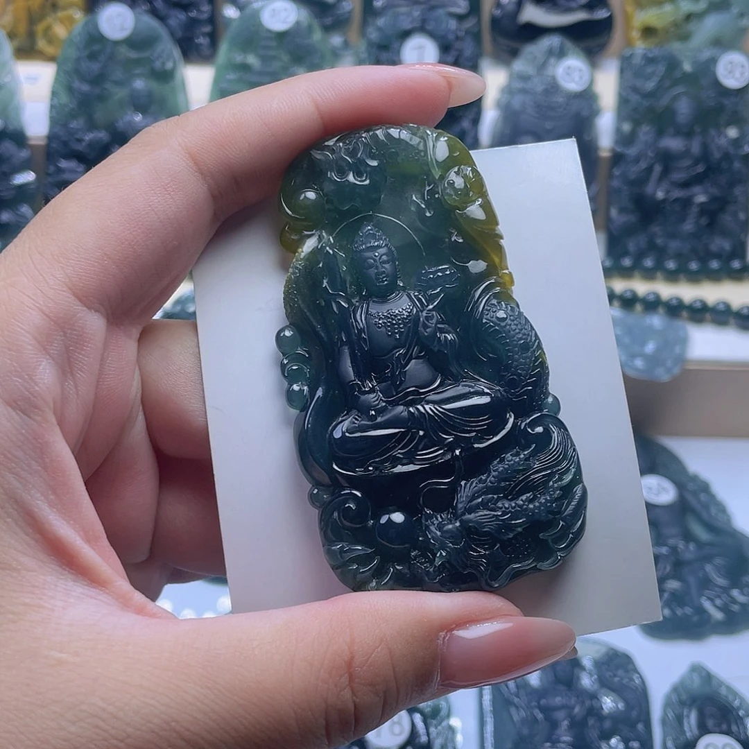 龙***下颈饰未镶嵌翡翠翡翠未镶嵌