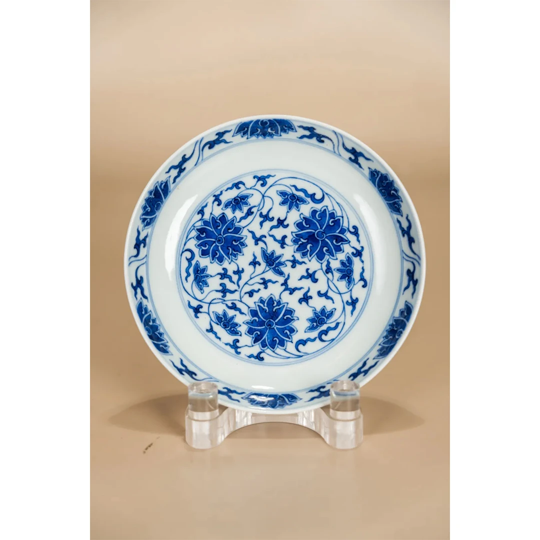 Lot  9      清  青花缠枝莲纹盘(1.9日瓷器拍卖）