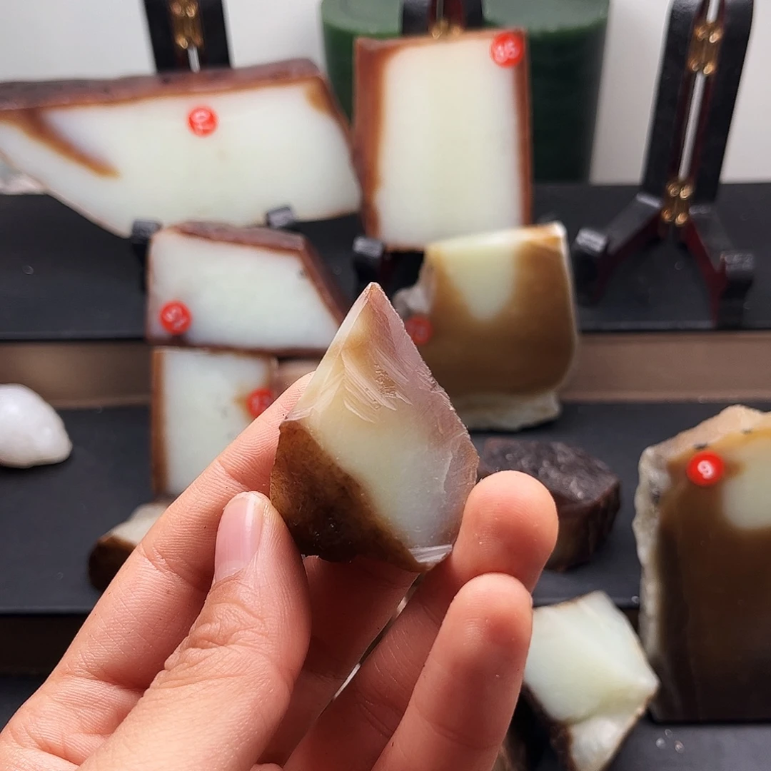 和田玉（糖玉）未镶嵌颈饰