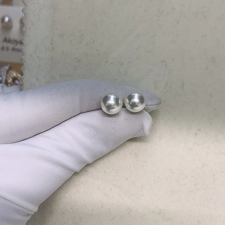 耳钉8-8.5海水珍珠18K金镶嵌