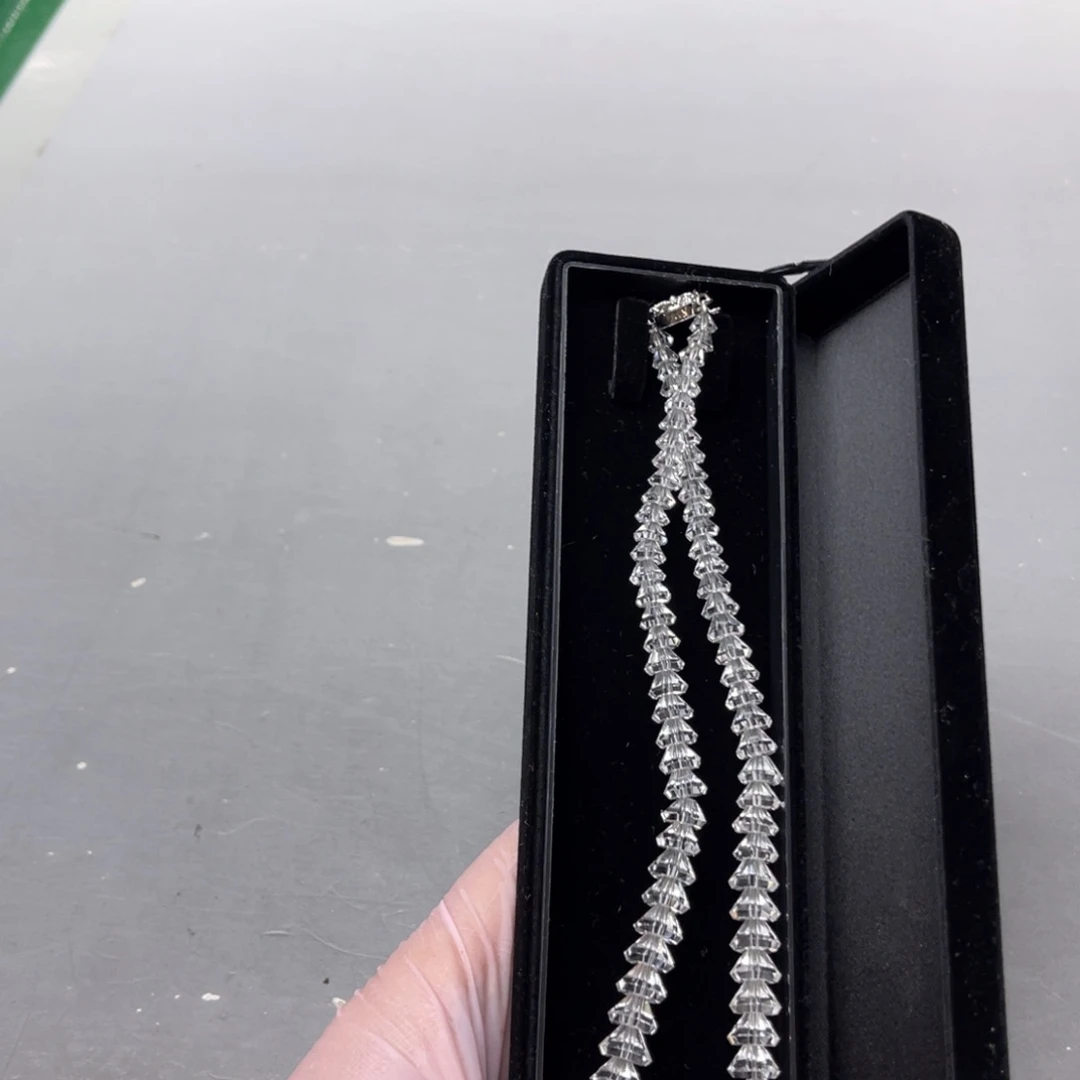 不***肠瓷片密密麻麻地铺满一