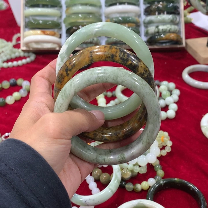 未镶嵌蛇纹石玉手镯z*