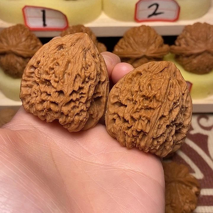 文玩核桃吊坠41老树高桩三角疆