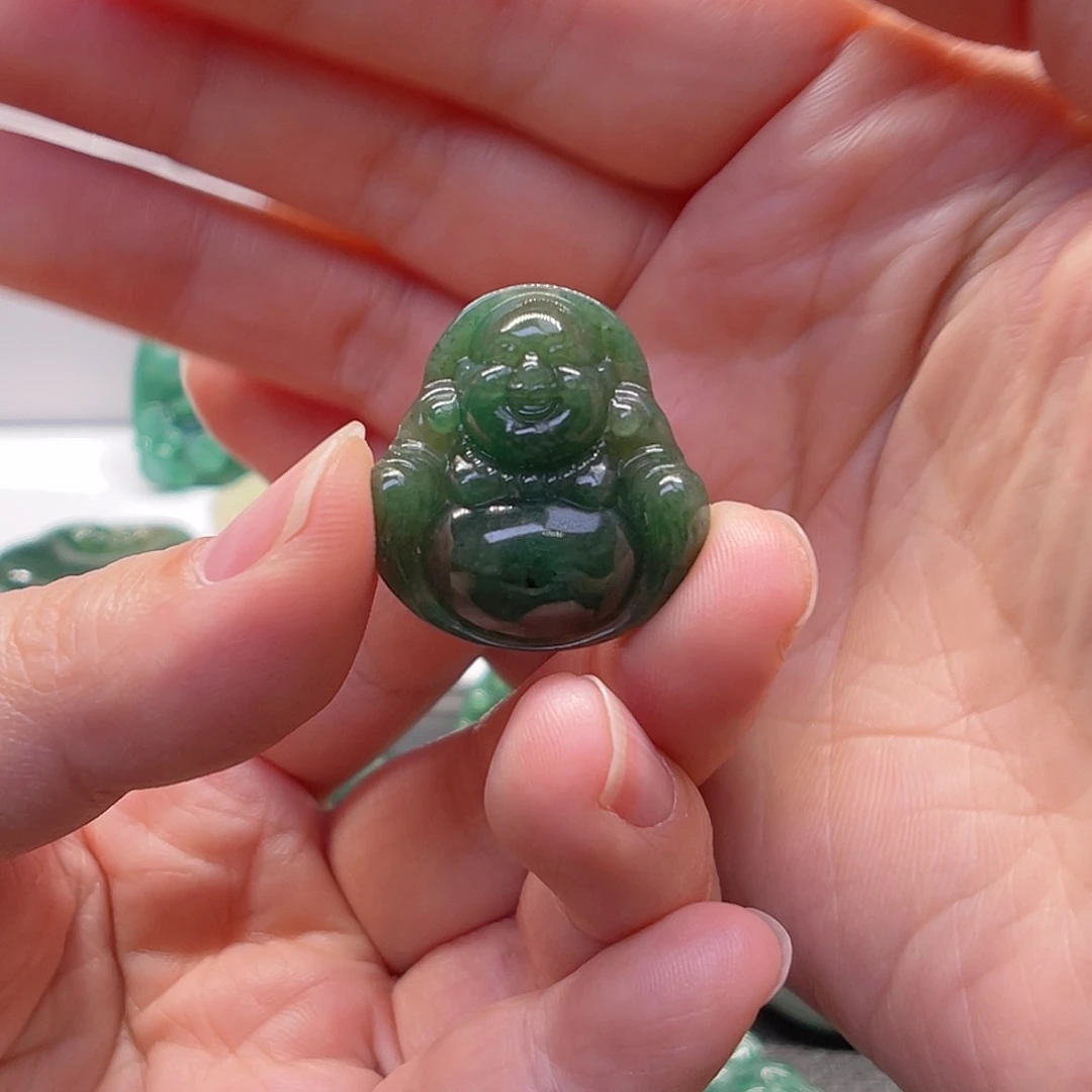 ***独山玉未镶嵌颈饰