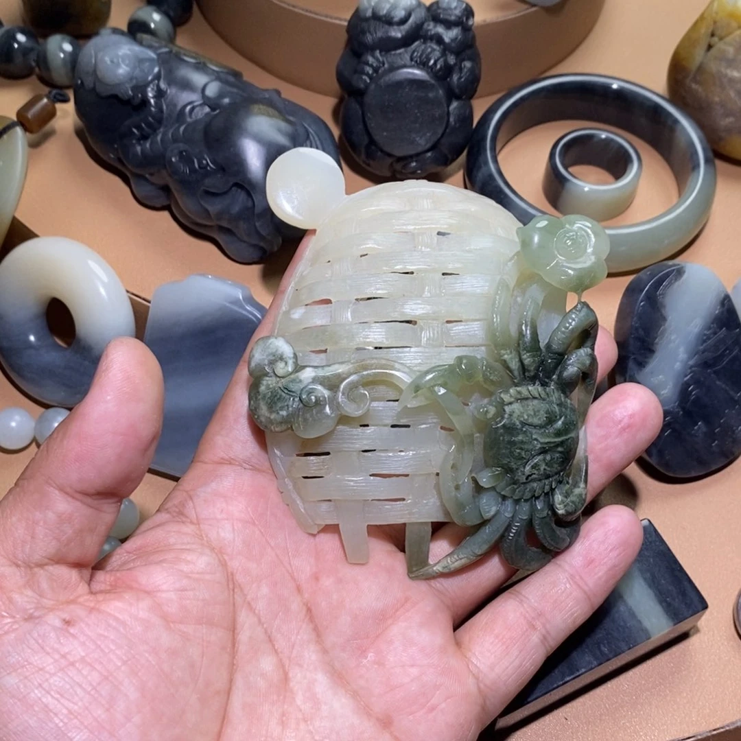 未镶嵌和田玉摆件